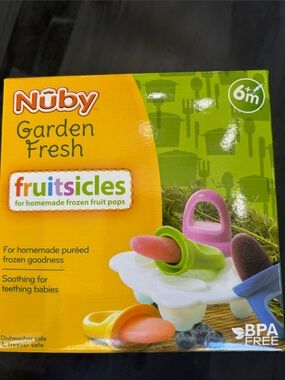 Nûby Garden Fresh Fruitsicles Frozen Fruit Pop Molds - Green & Pink